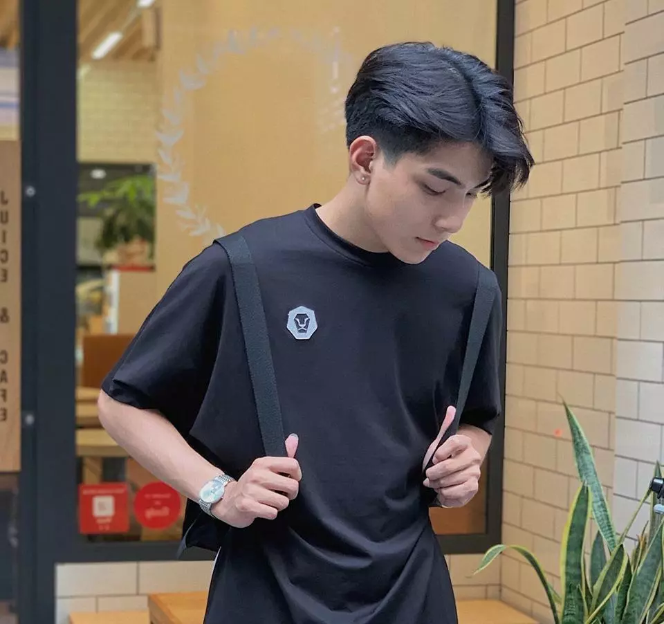 Đàm Vĩnh Biệt - CEO Nhà Cái HB88 Việt Nam 2 CEO Vĩnh Biệt luôn nổ lực vì sự phát triển chung của nhà cái